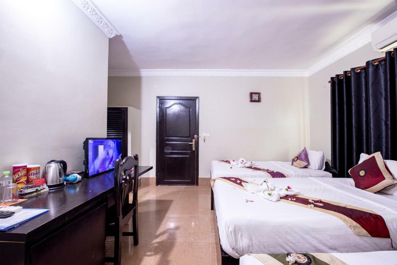 Hotel Night